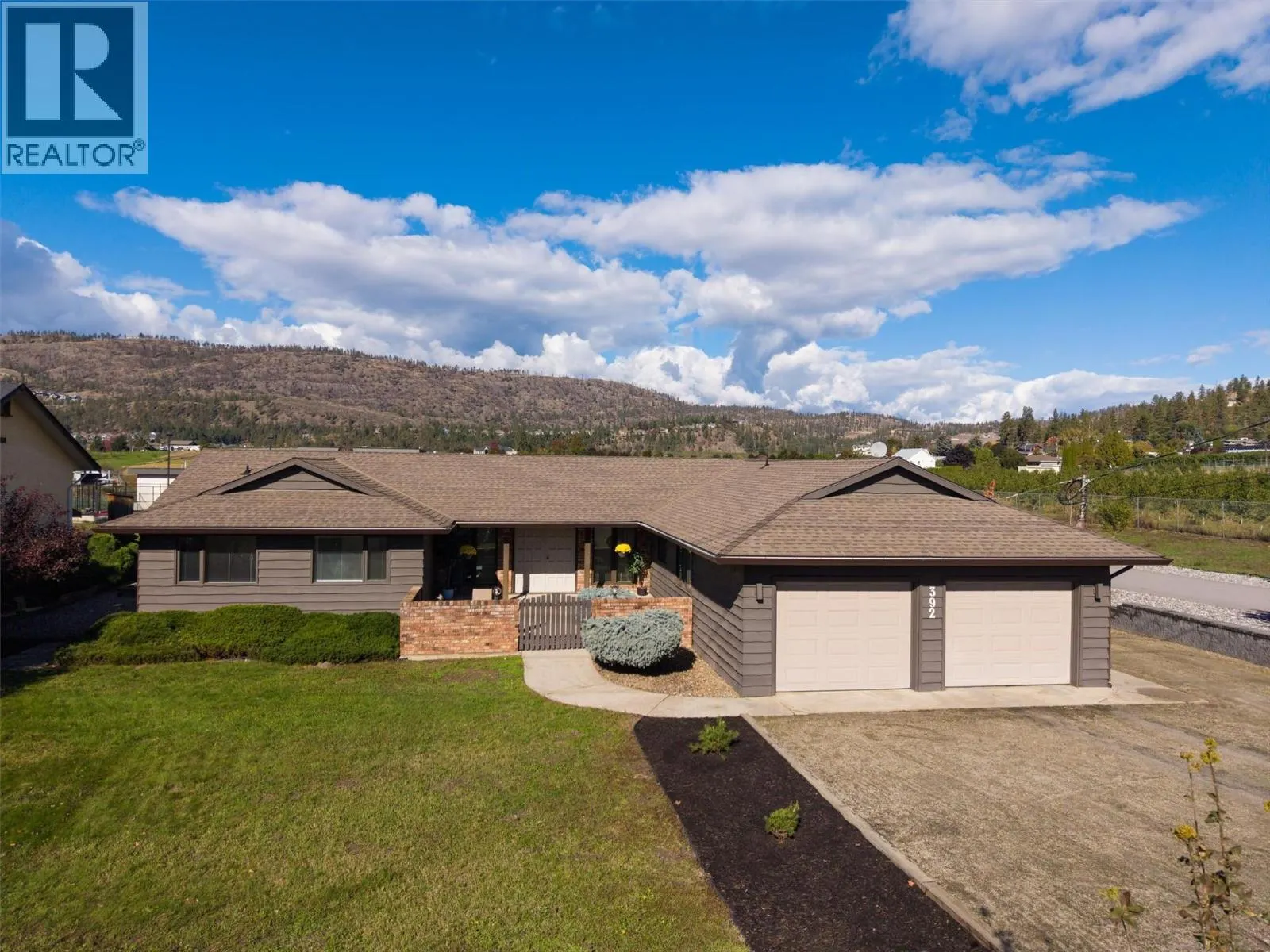 392 Valley Road N