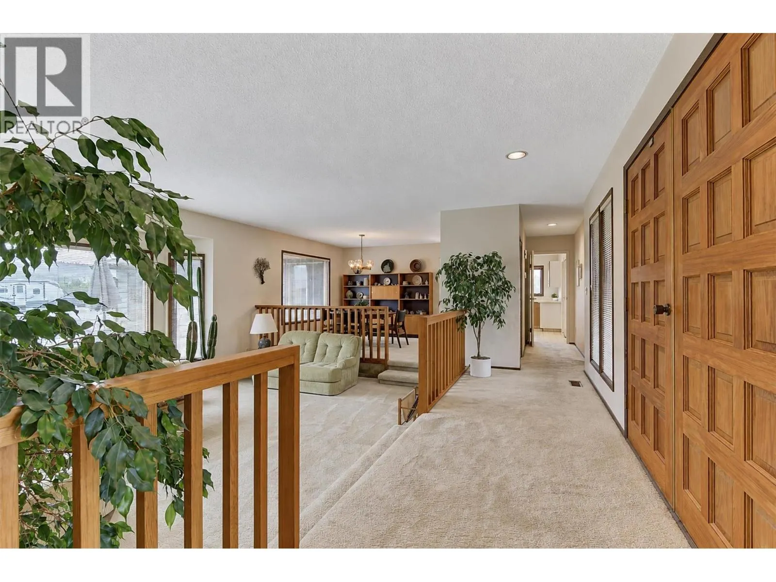392 Valley Road N