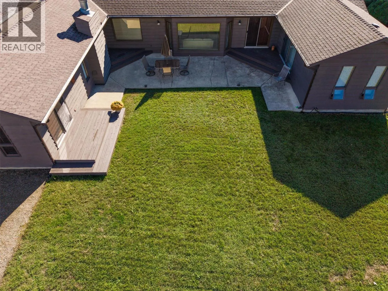 392 Valley Road N