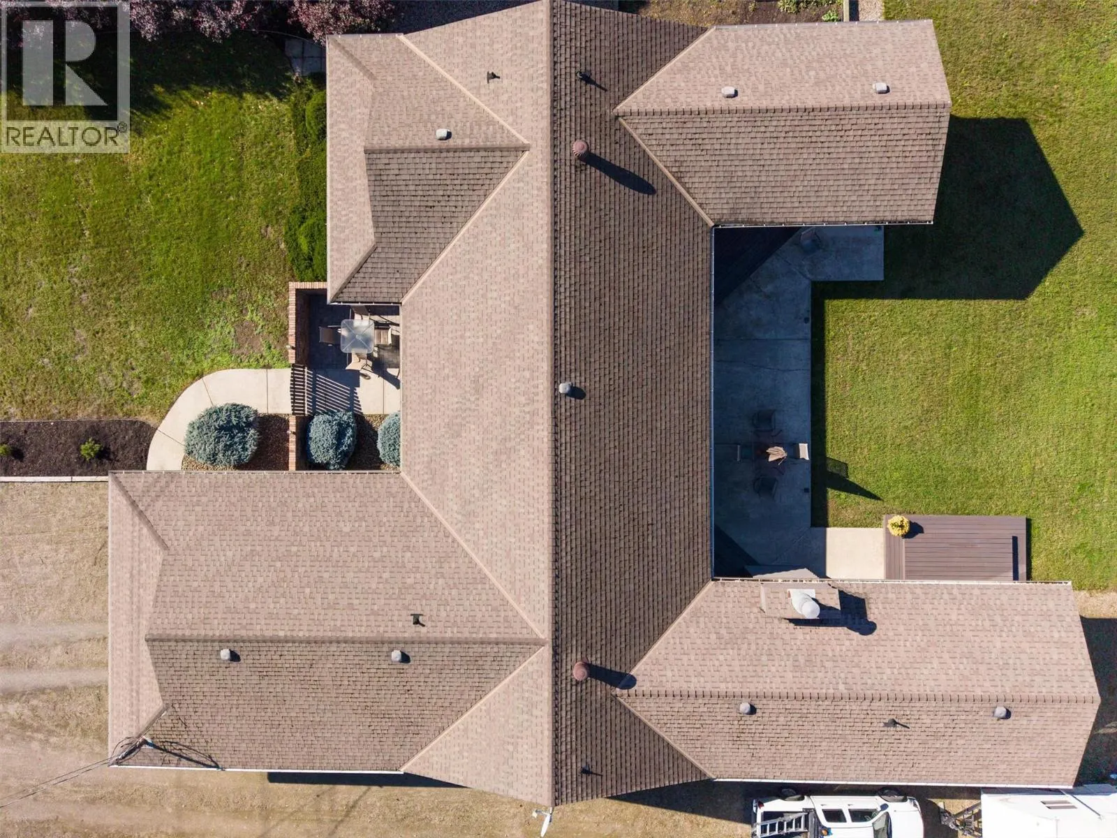 392 Valley Road N