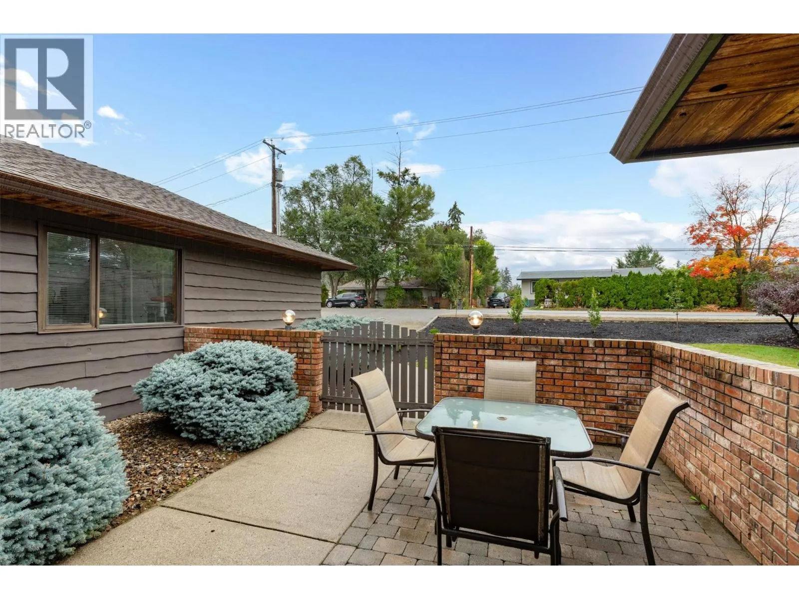 392 Valley Road N