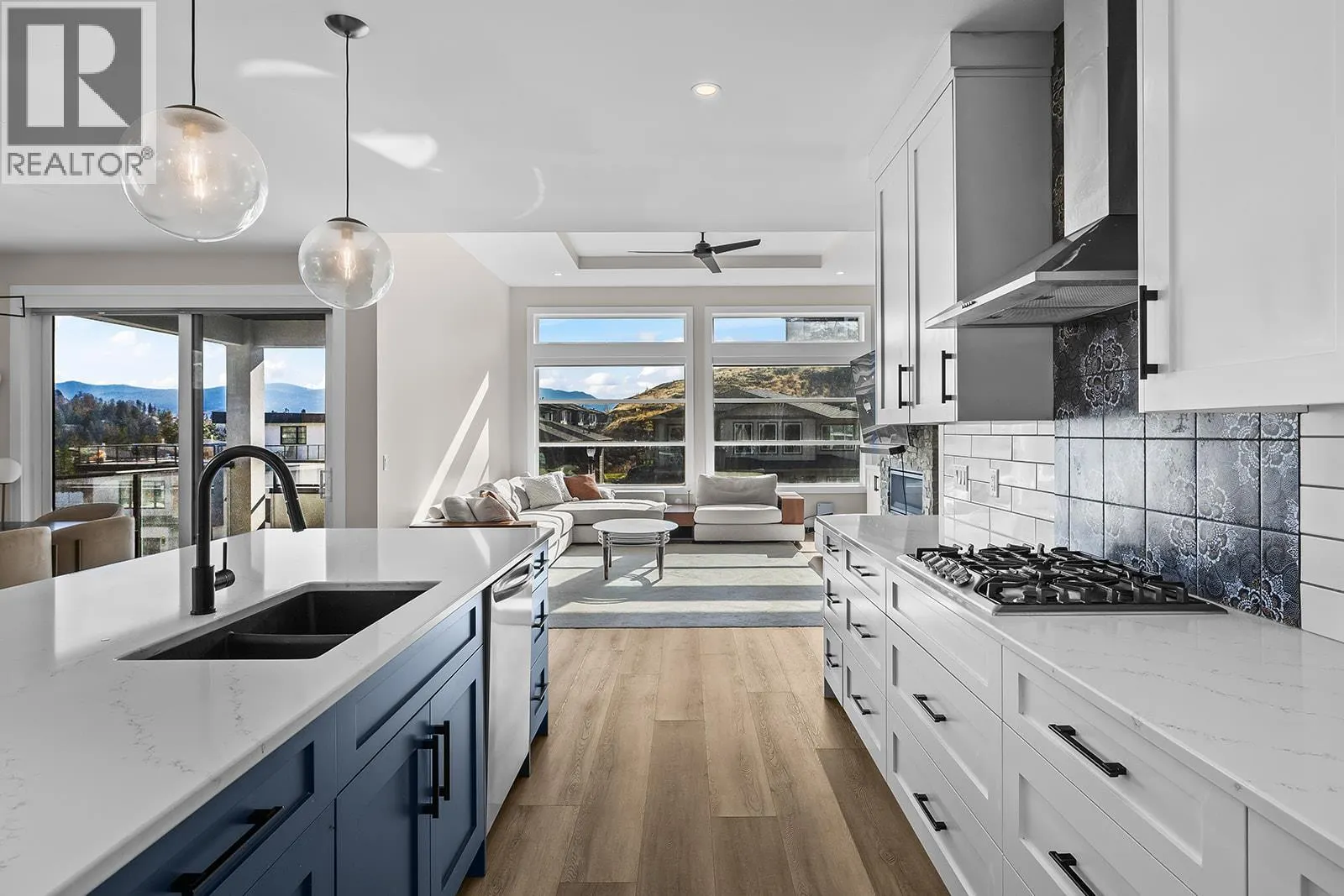2822 Canyon Crest Drive