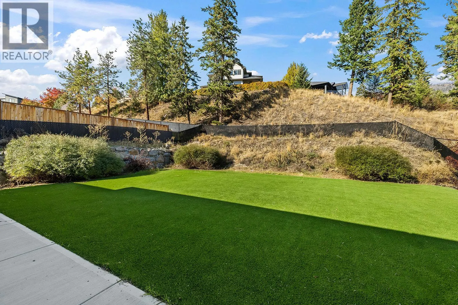 2822 Canyon Crest Drive
