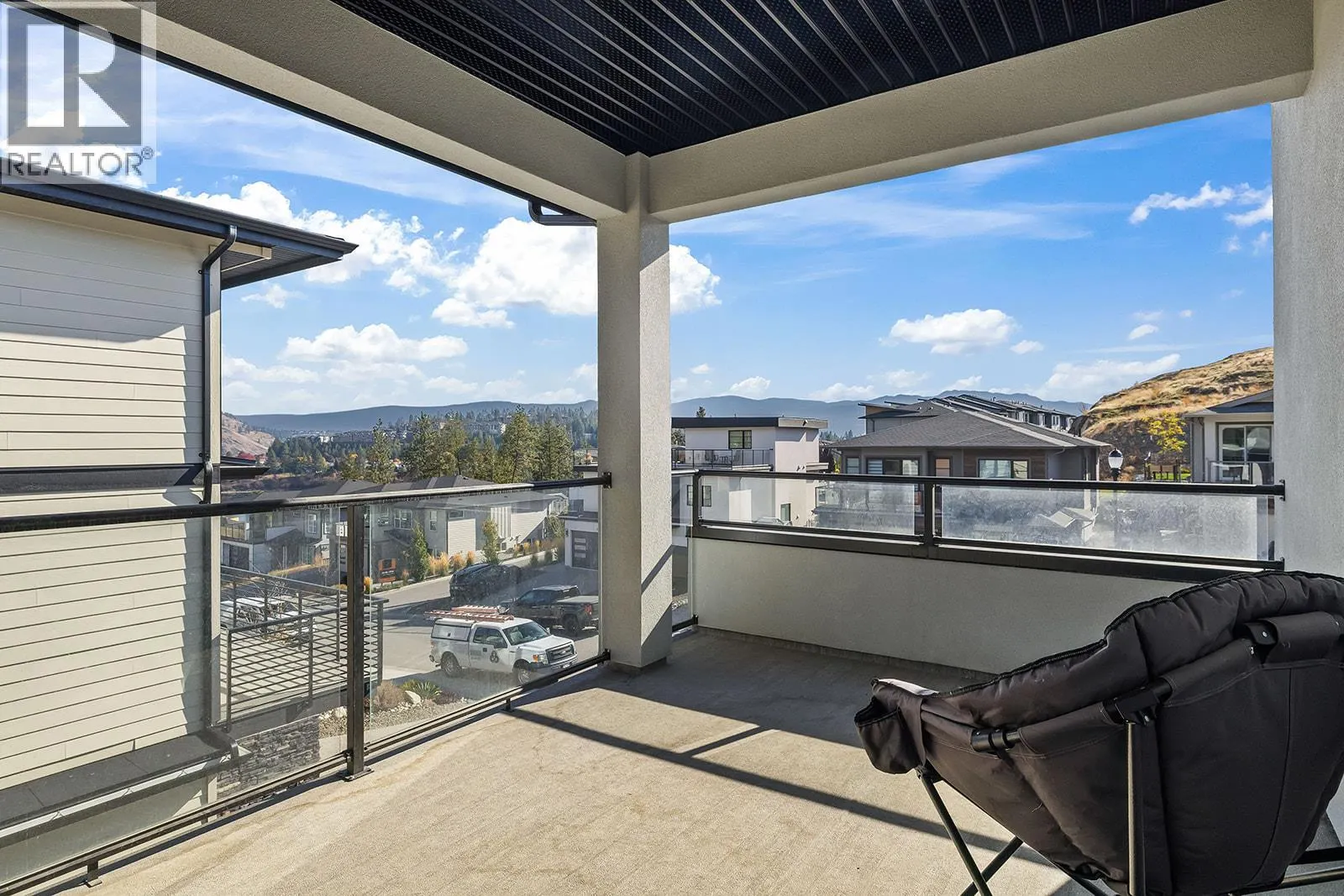 2822 Canyon Crest Drive