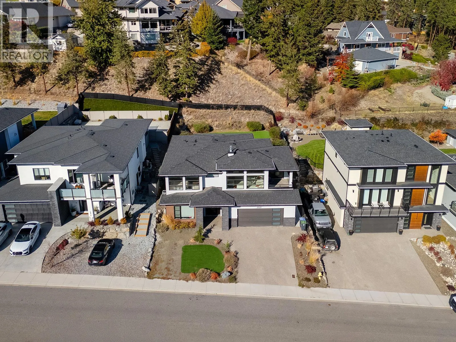 2822 Canyon Crest Drive