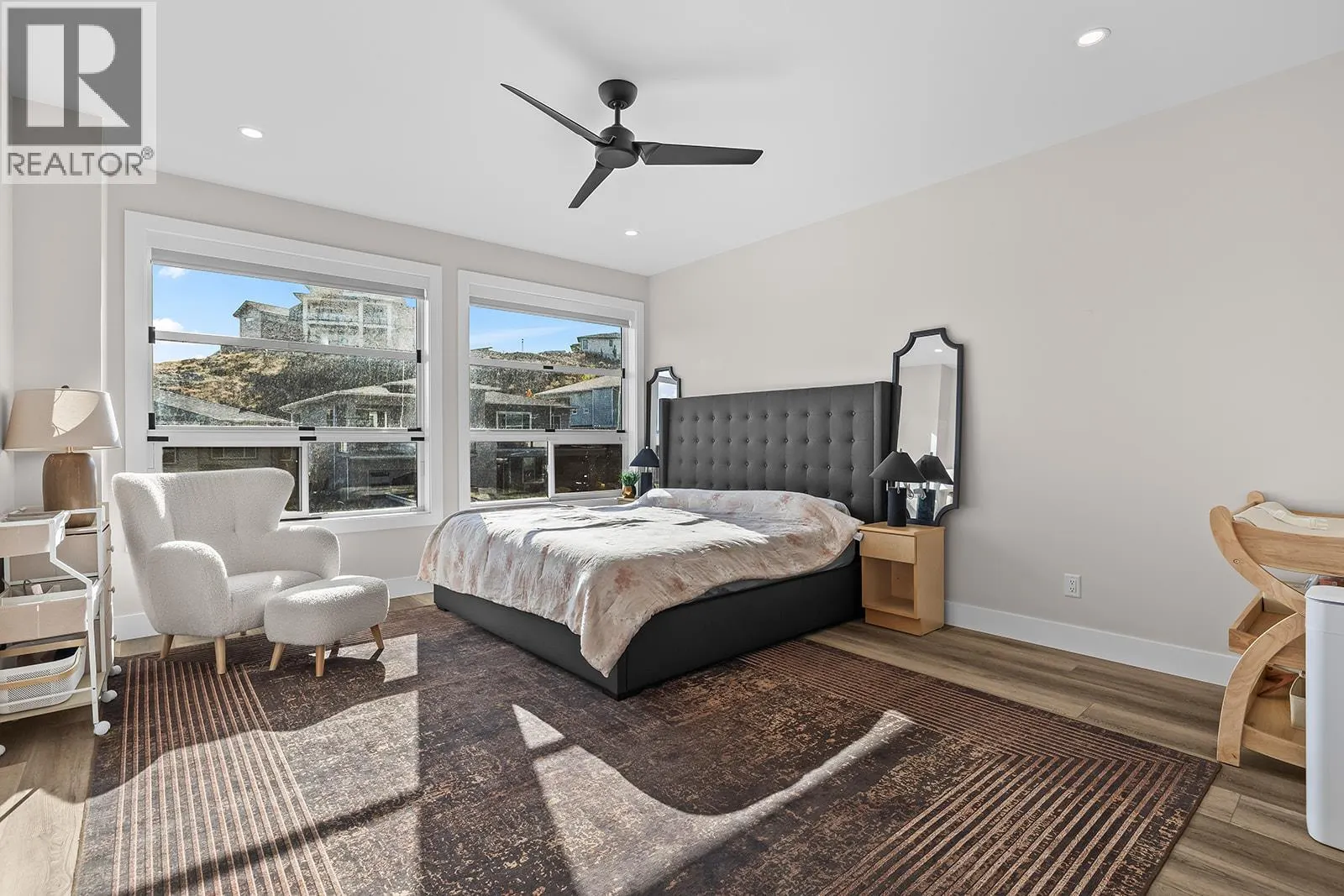 2822 Canyon Crest Drive