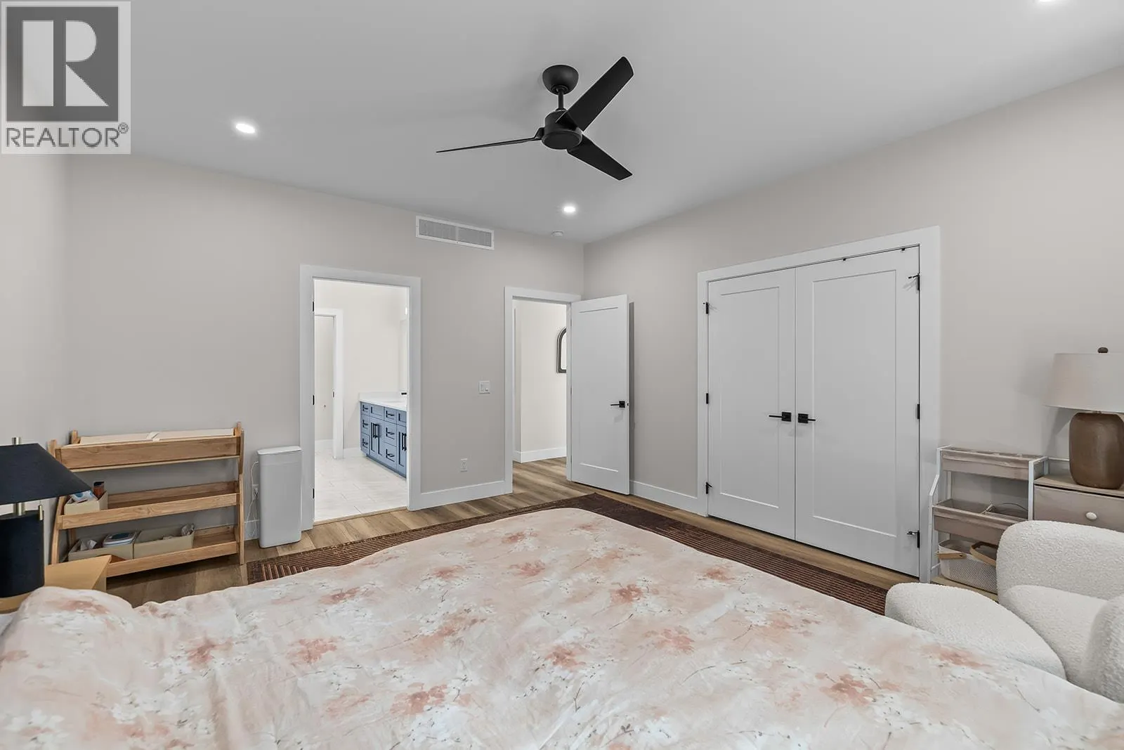 2822 Canyon Crest Drive