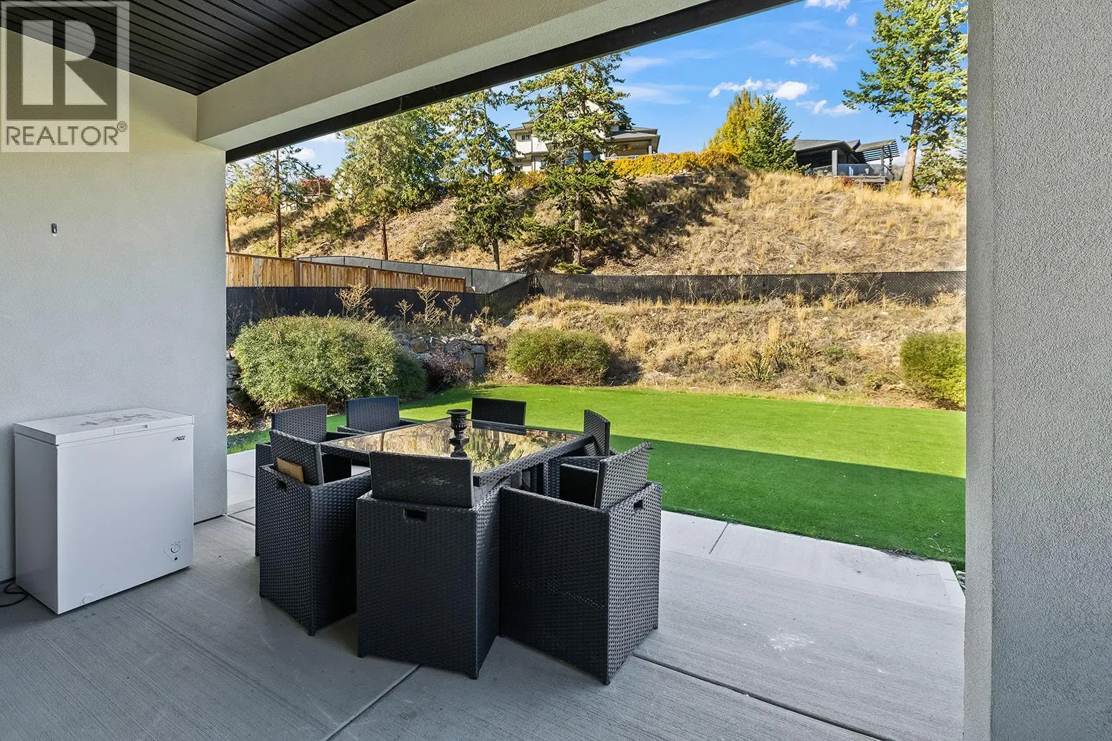 2822 Canyon Crest Drive