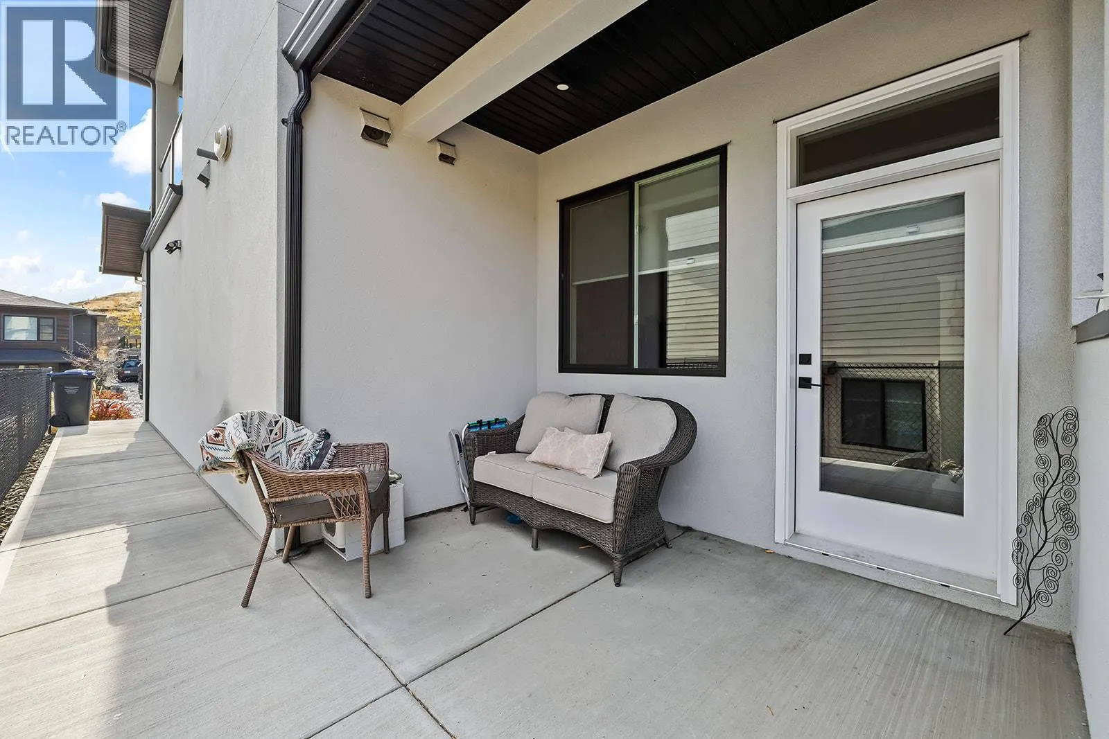 2822 Canyon Crest Drive