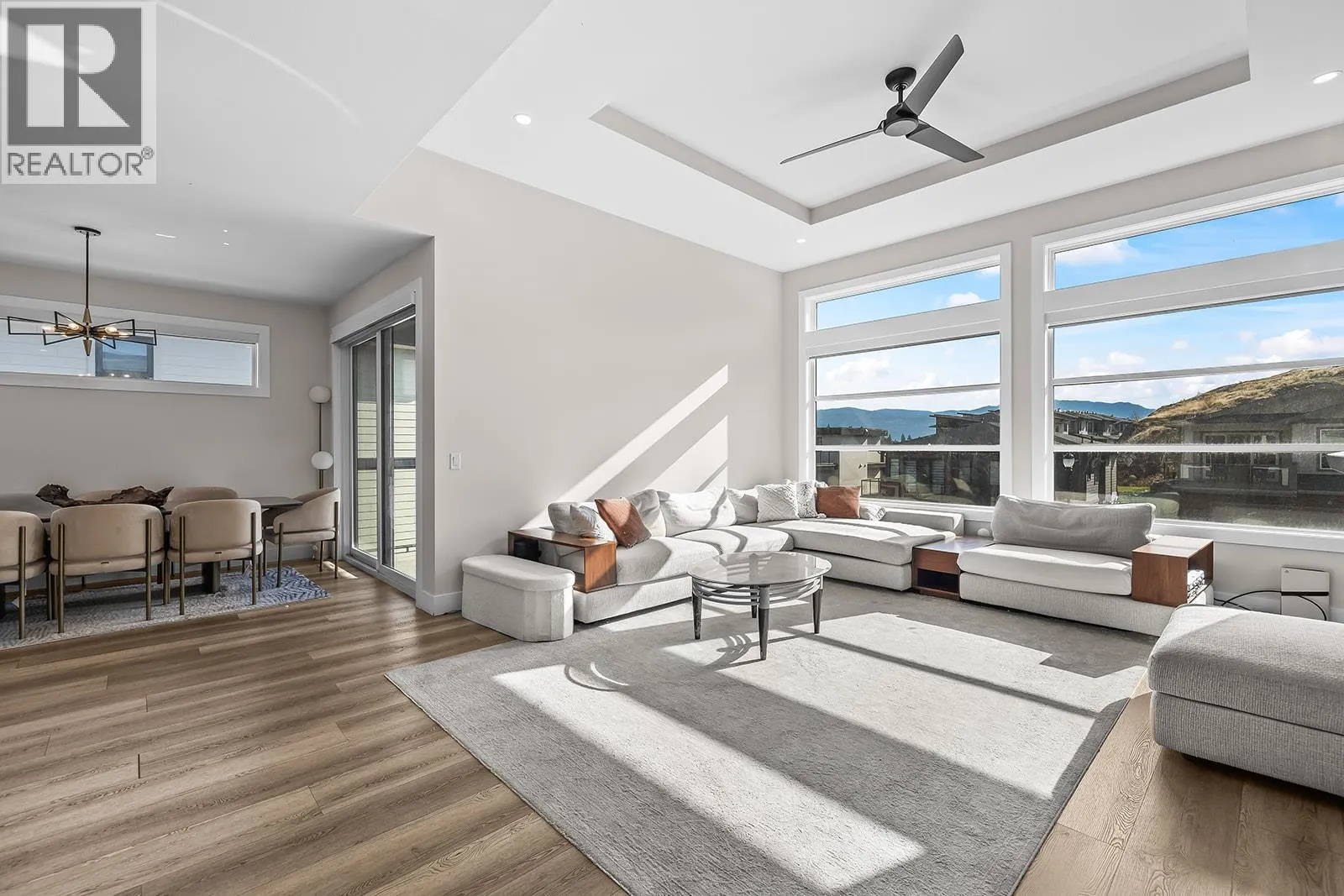 2822 Canyon Crest Drive
