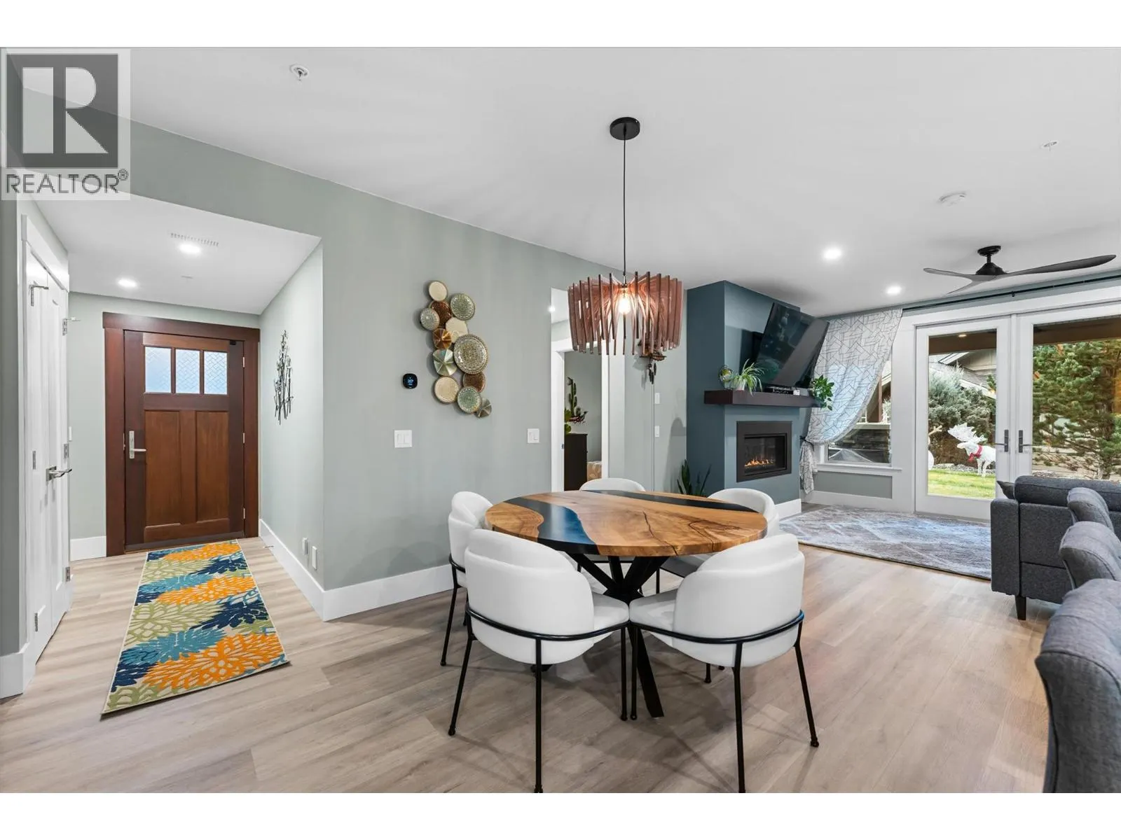 4000 REDSTONE Crescent Unit# 220