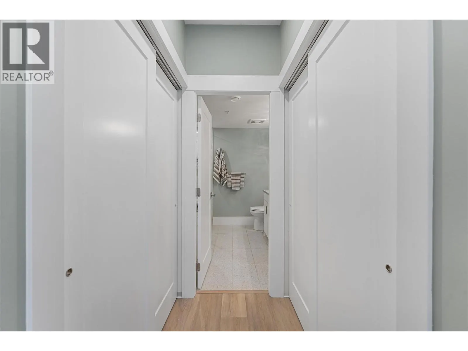 4000 REDSTONE Crescent Unit# 220
