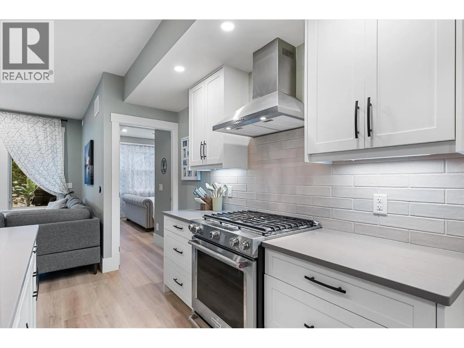 4000 REDSTONE Crescent Unit# 220