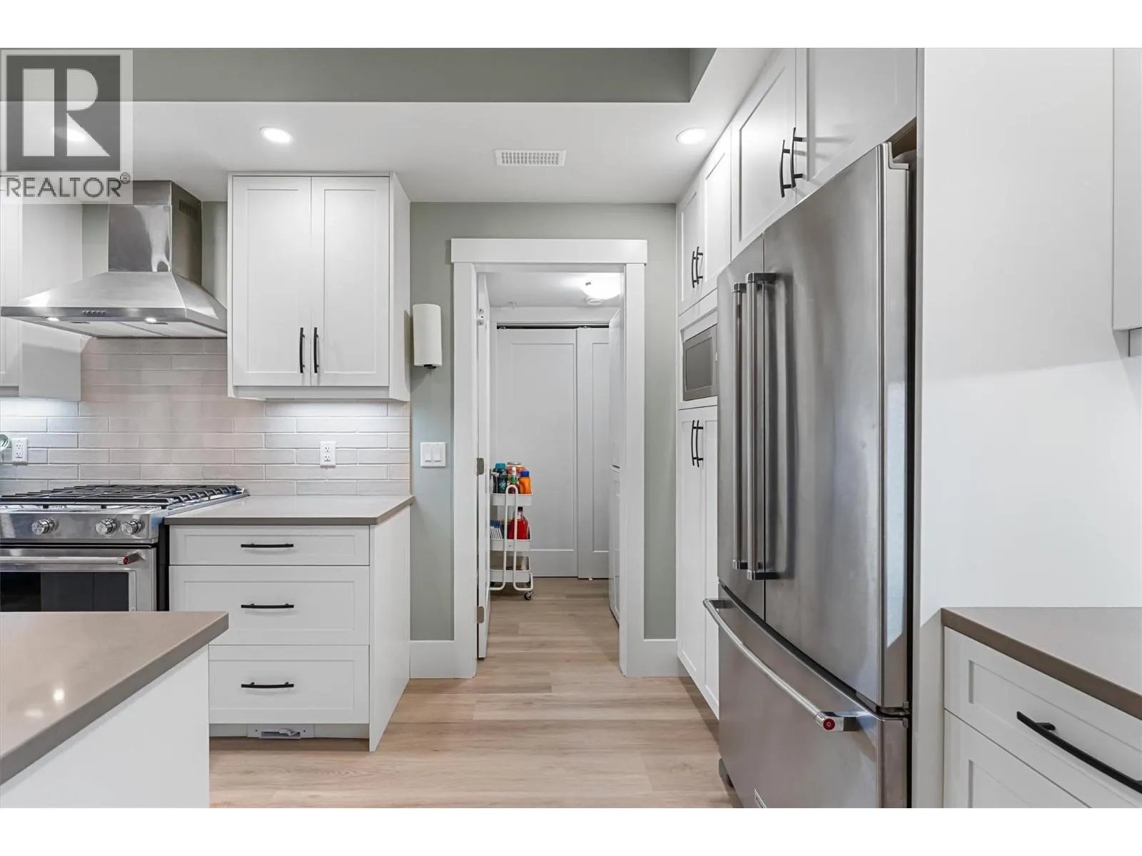4000 REDSTONE Crescent Unit# 220