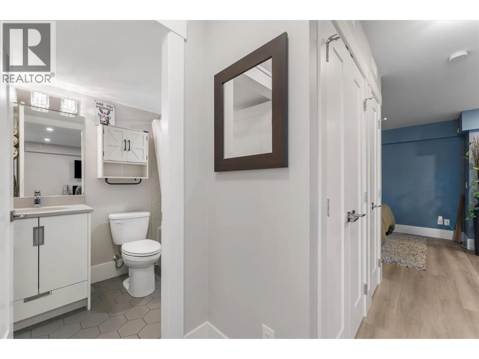 4000 REDSTONE Crescent Unit# 220
