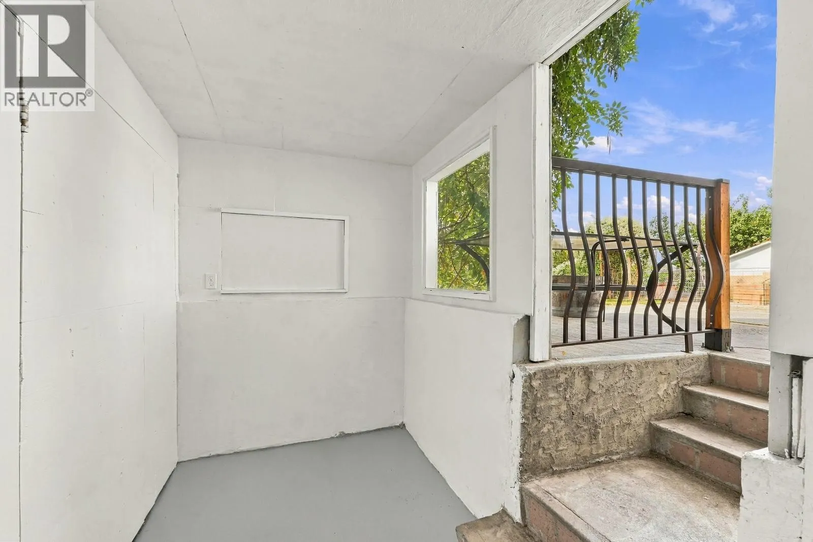 1029 Quesnel Road