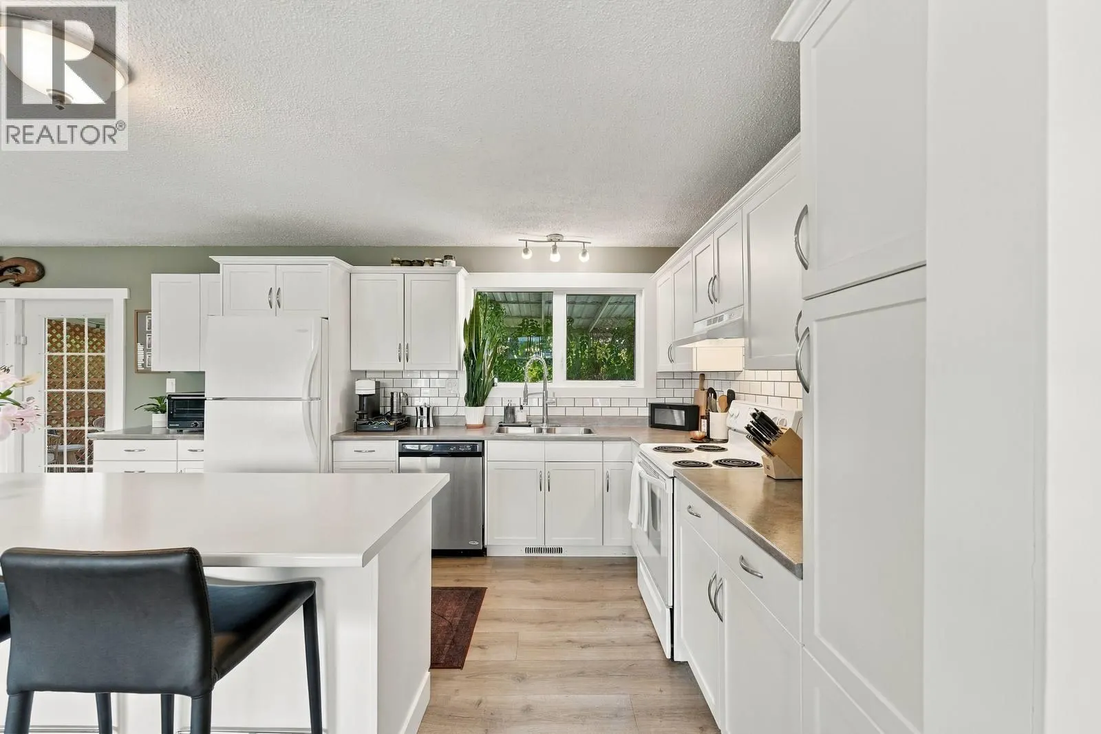 1029 Quesnel Road