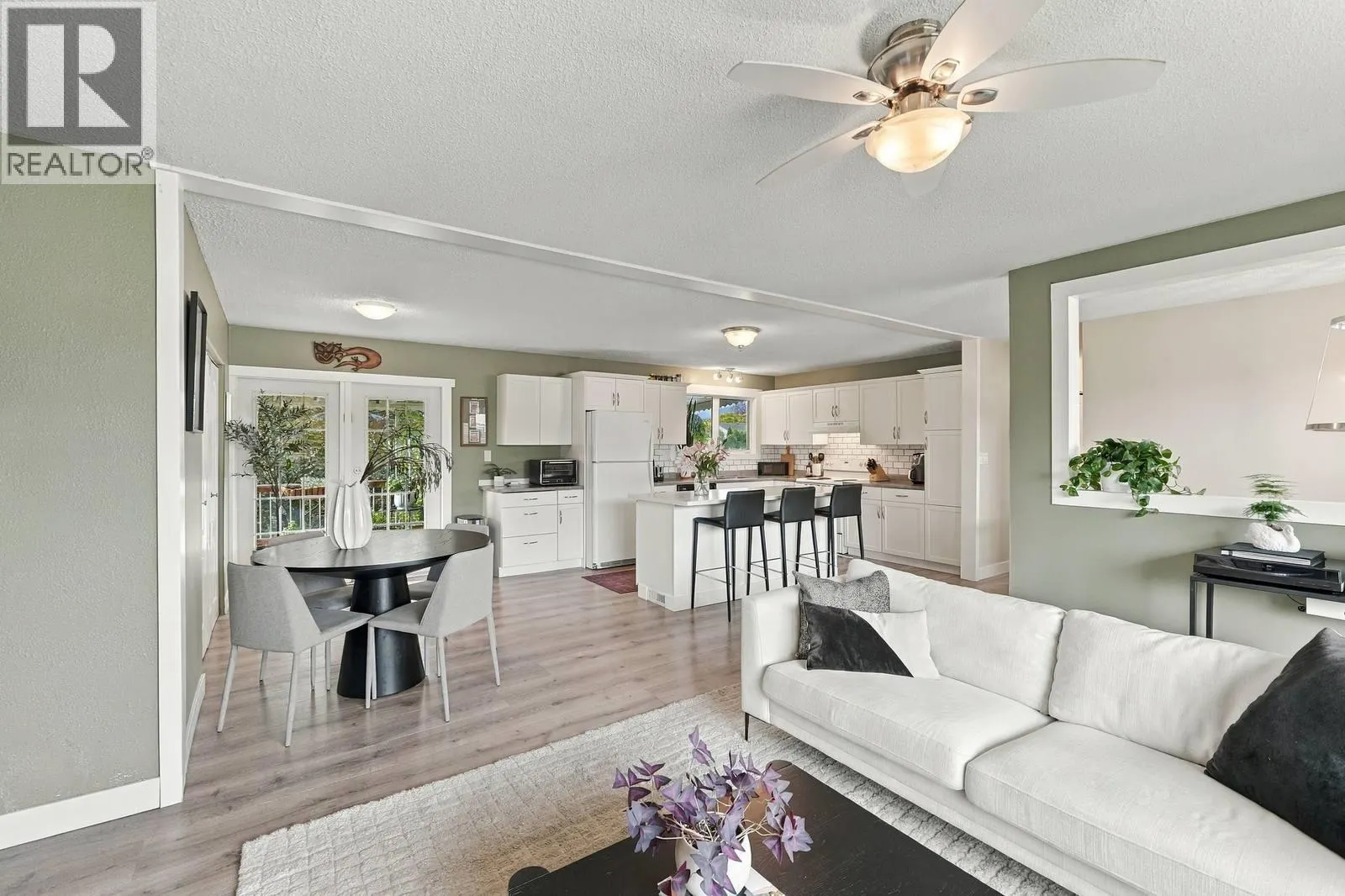 1029 Quesnel Road