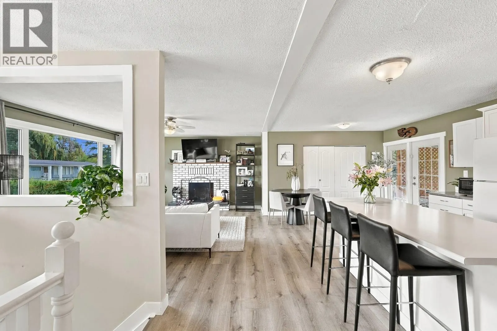 1029 Quesnel Road