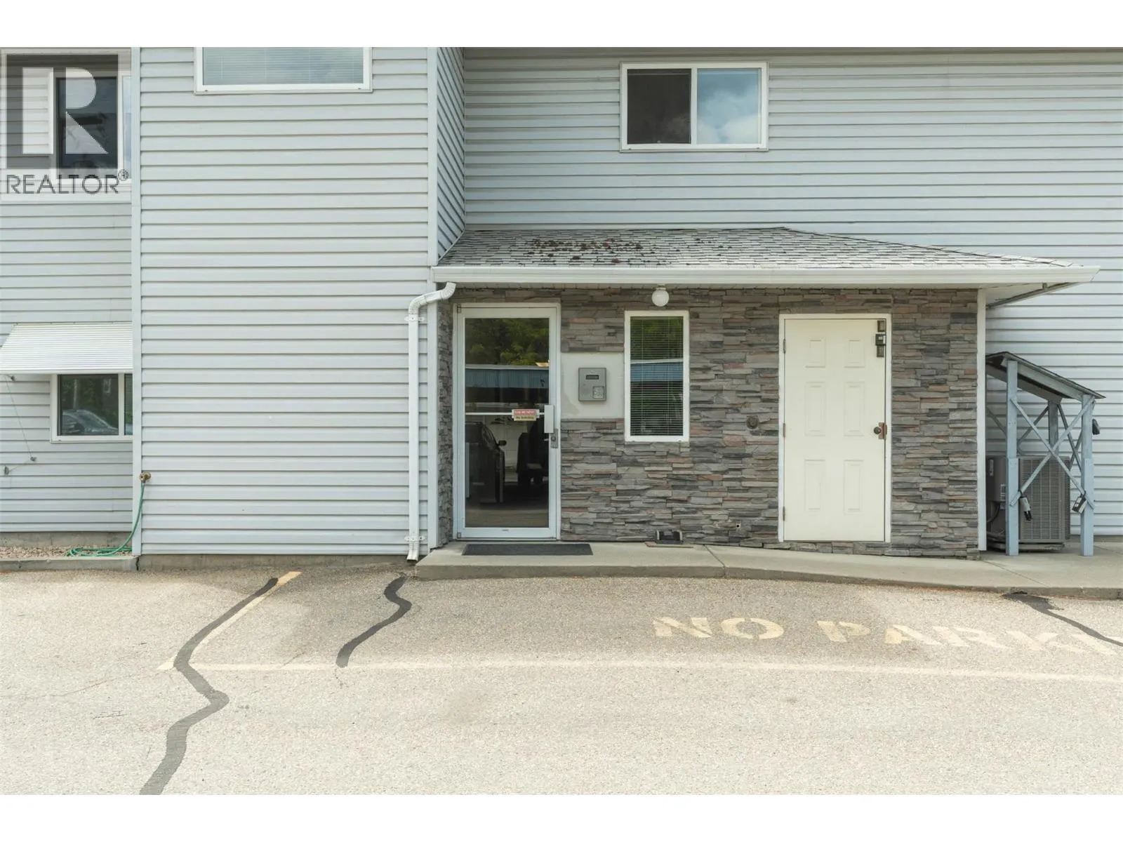 2435 Pleasant Valley Road Unit# 206