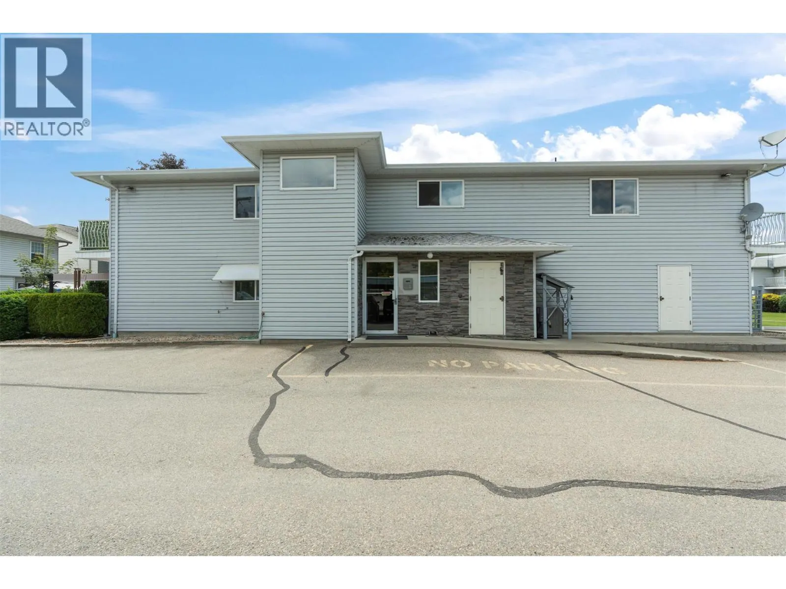 2435 Pleasant Valley Road Unit# 206