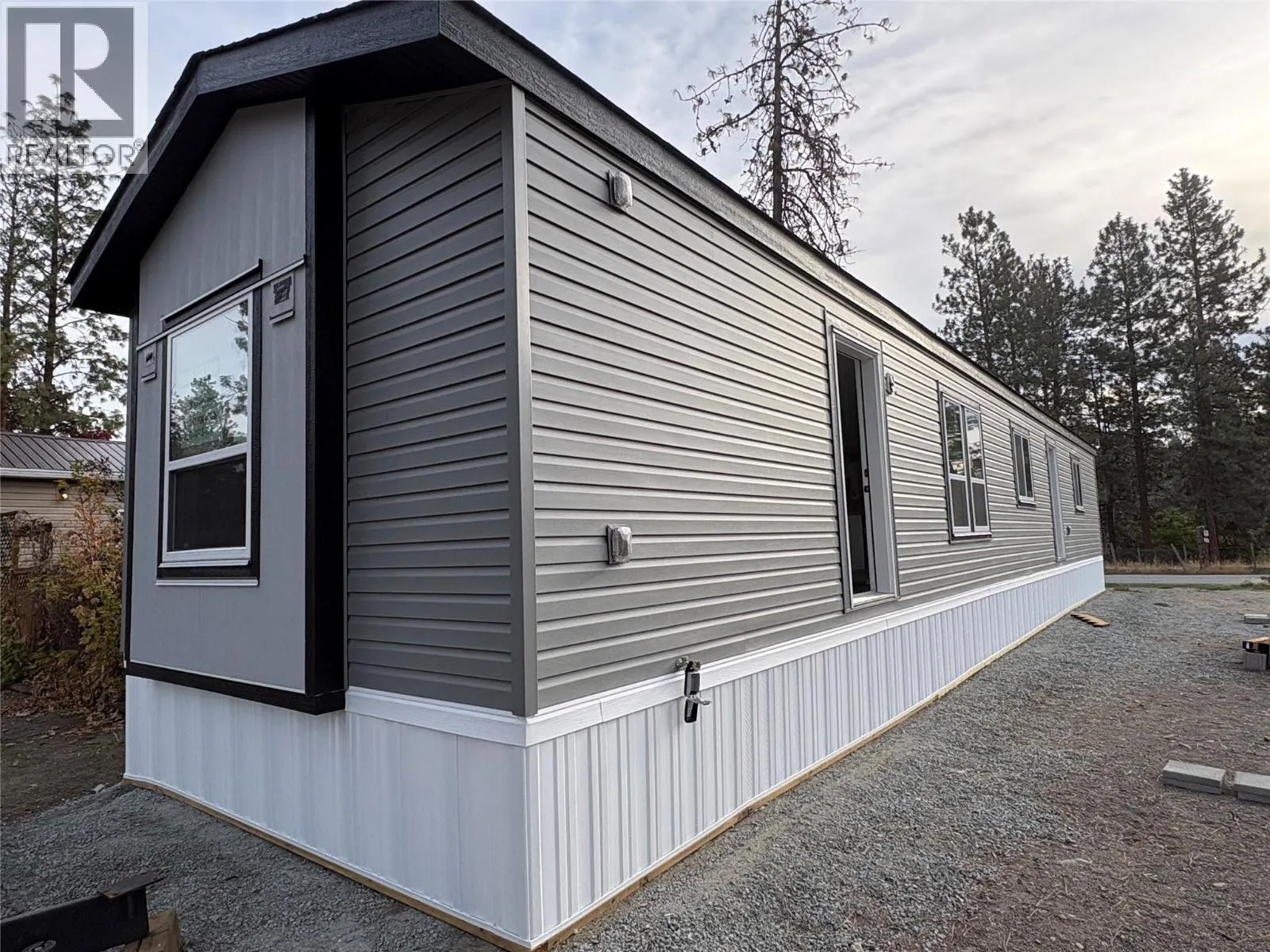 1999 HWY 97S. 1999 Highway 97S Unit# 145A Lot# 145A