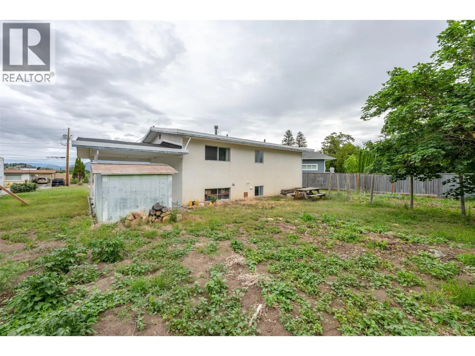 7503 HOWIS Crescent