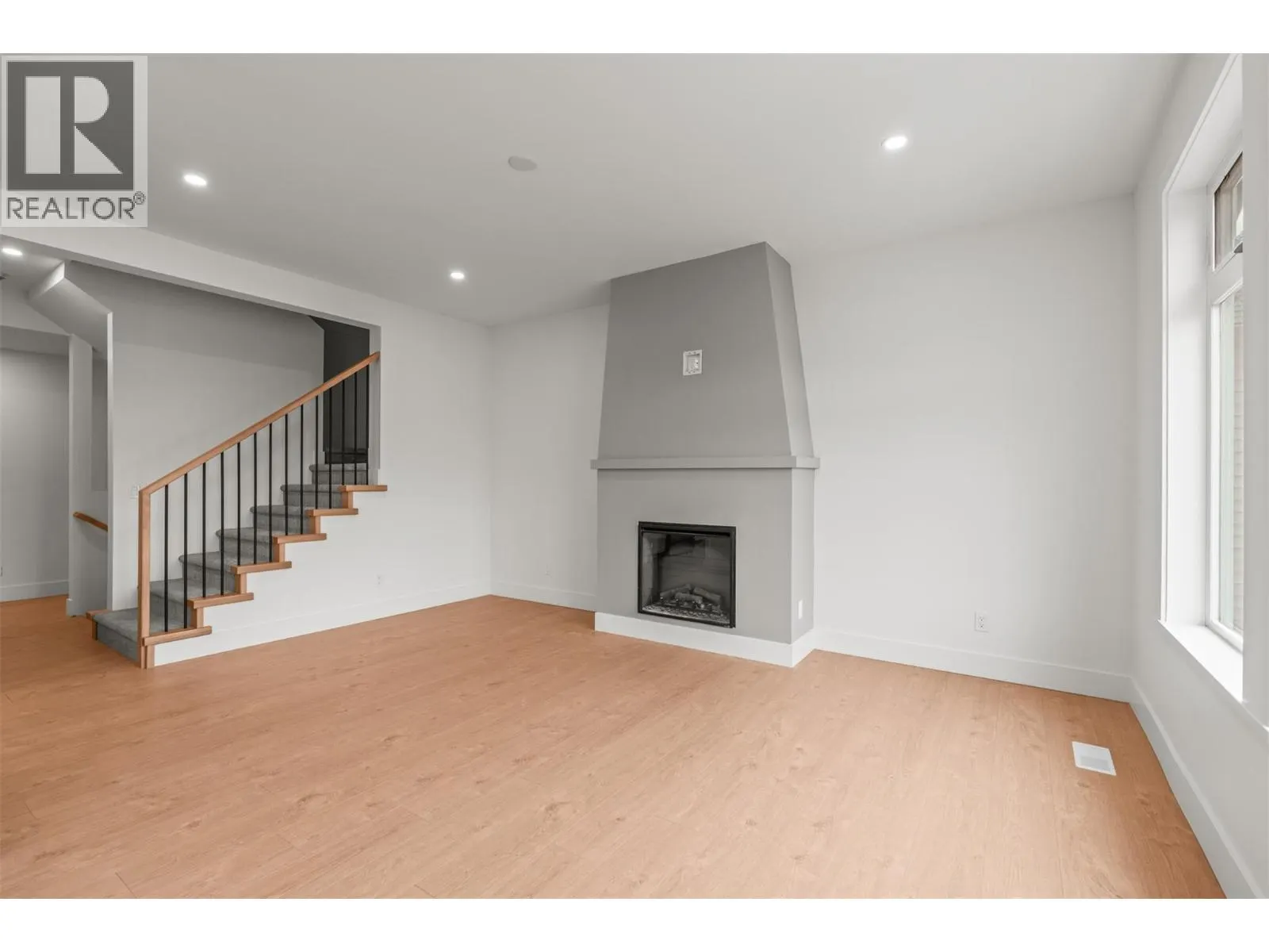 2467 Bradley Drive Unit# 101