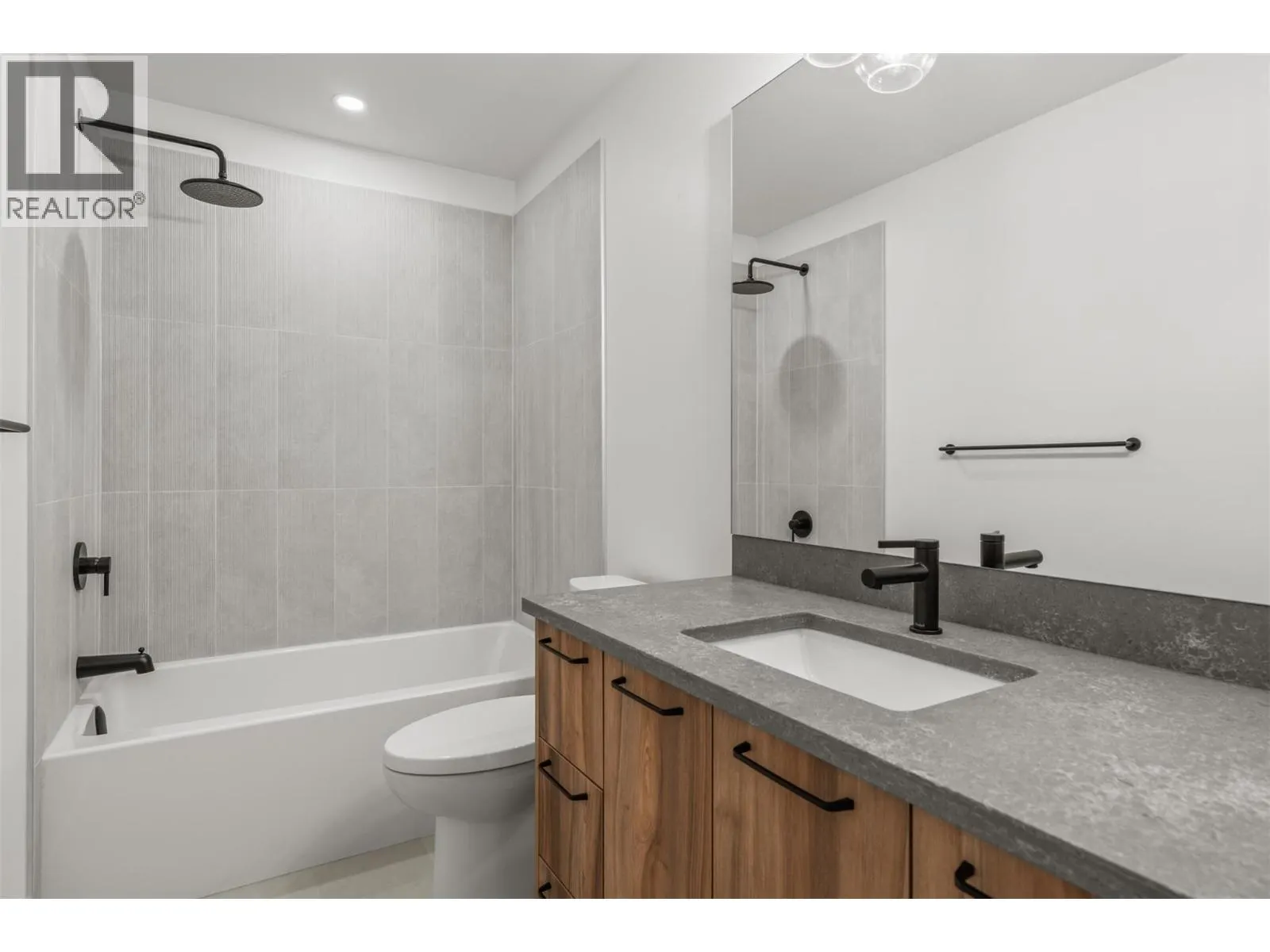 2467 Bradley Drive Unit# 101