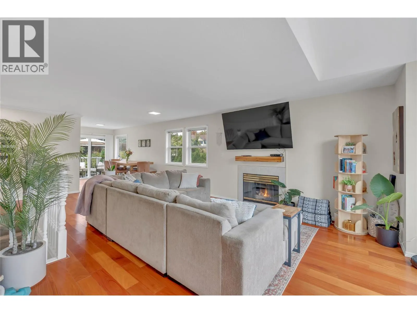 114 VANCOUVER Place