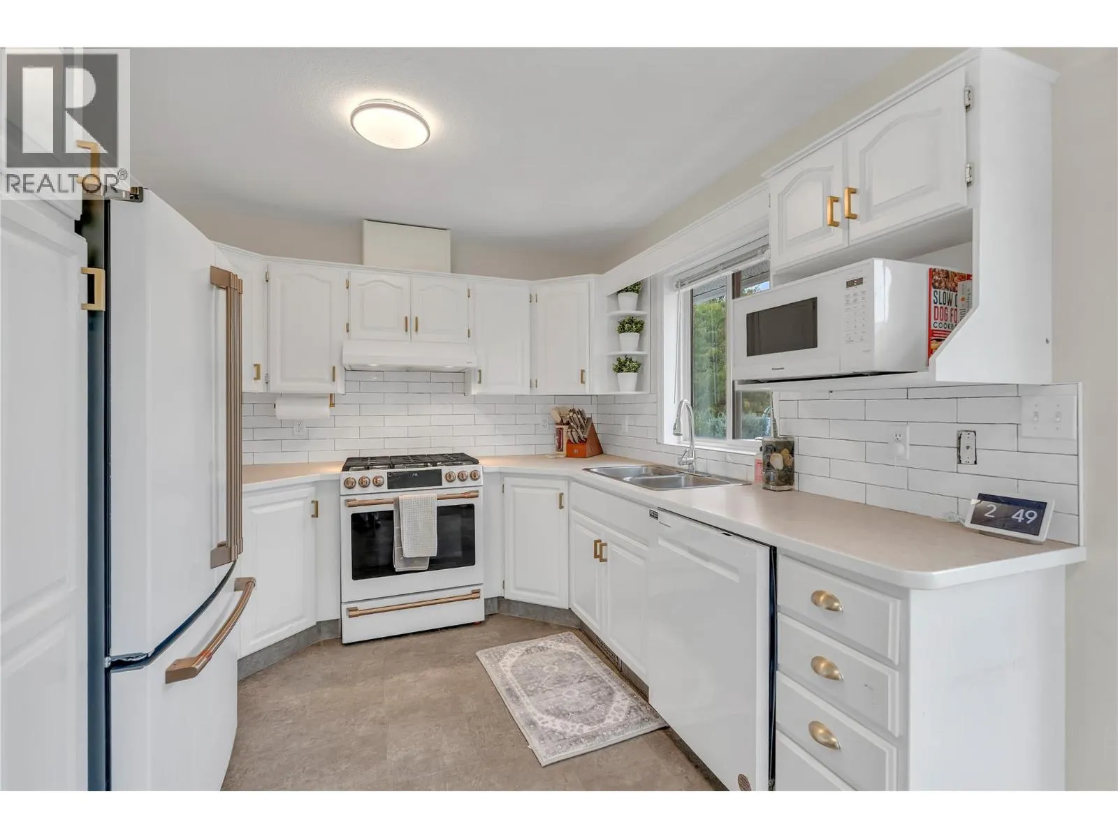 114 VANCOUVER Place