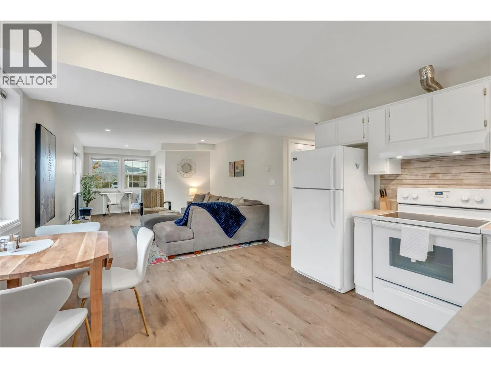 114 VANCOUVER Place