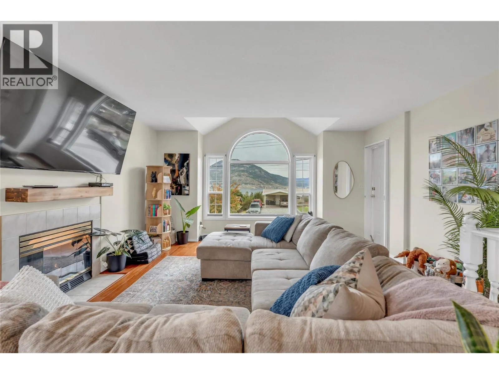 114 VANCOUVER Place