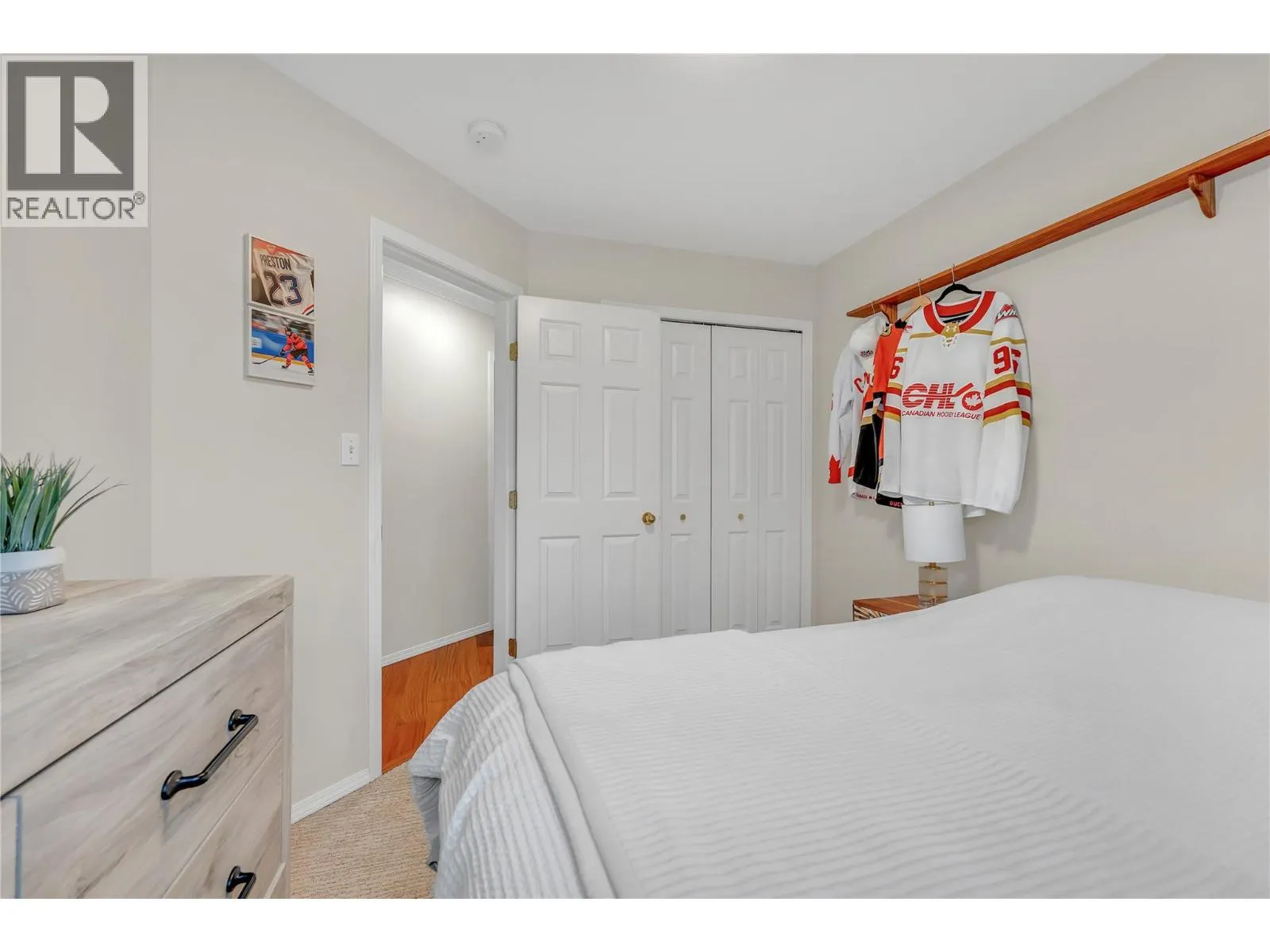 114 VANCOUVER Place