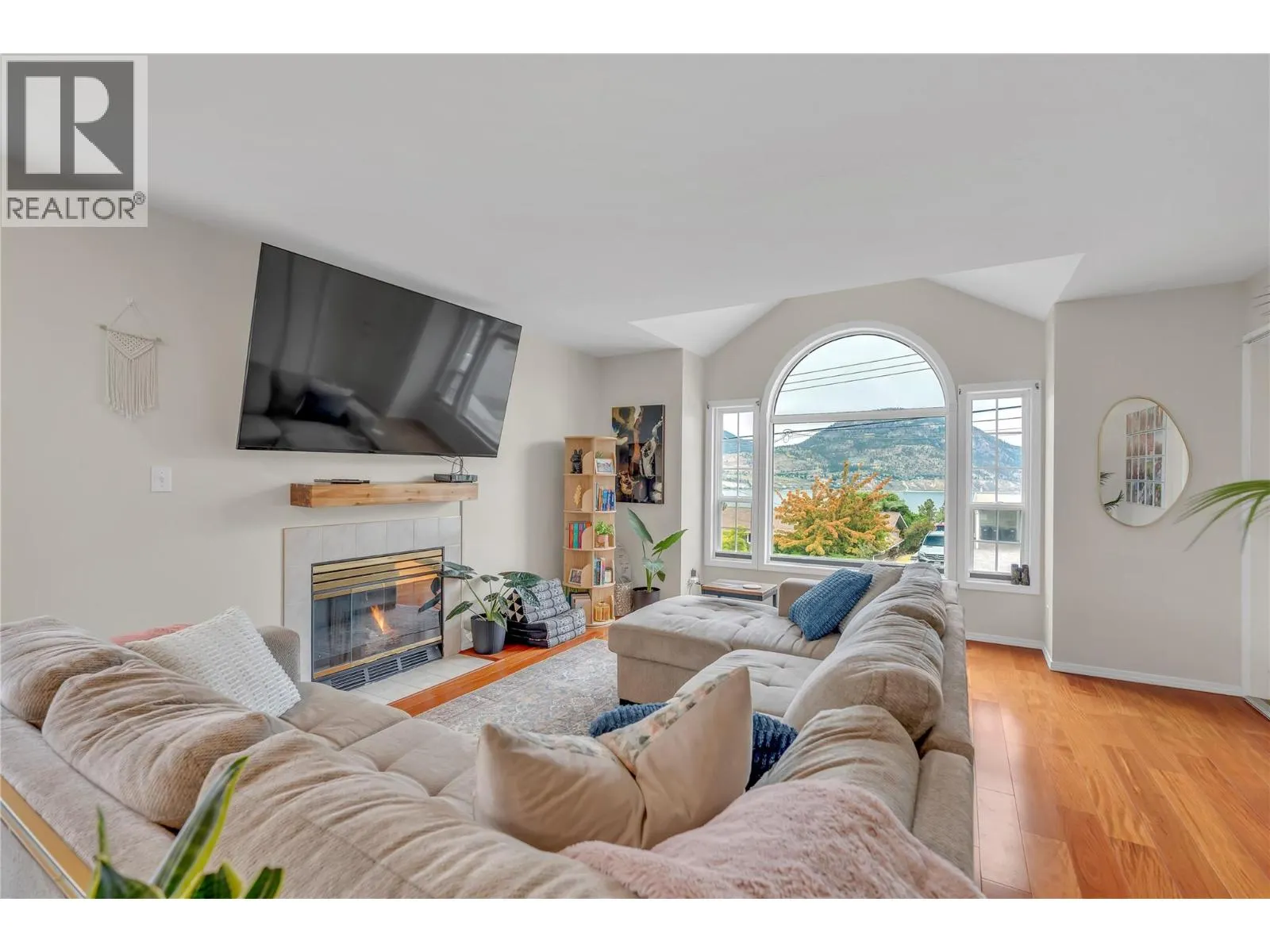 114 VANCOUVER Place