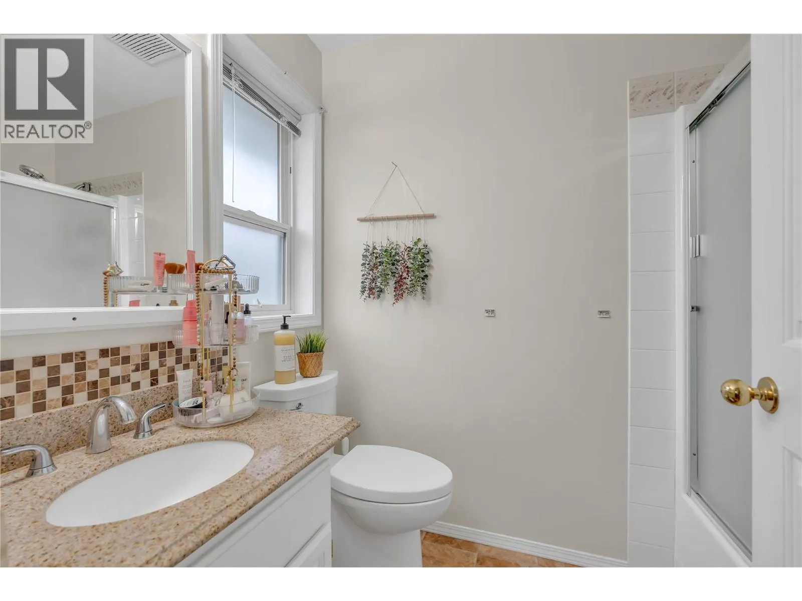 114 VANCOUVER Place