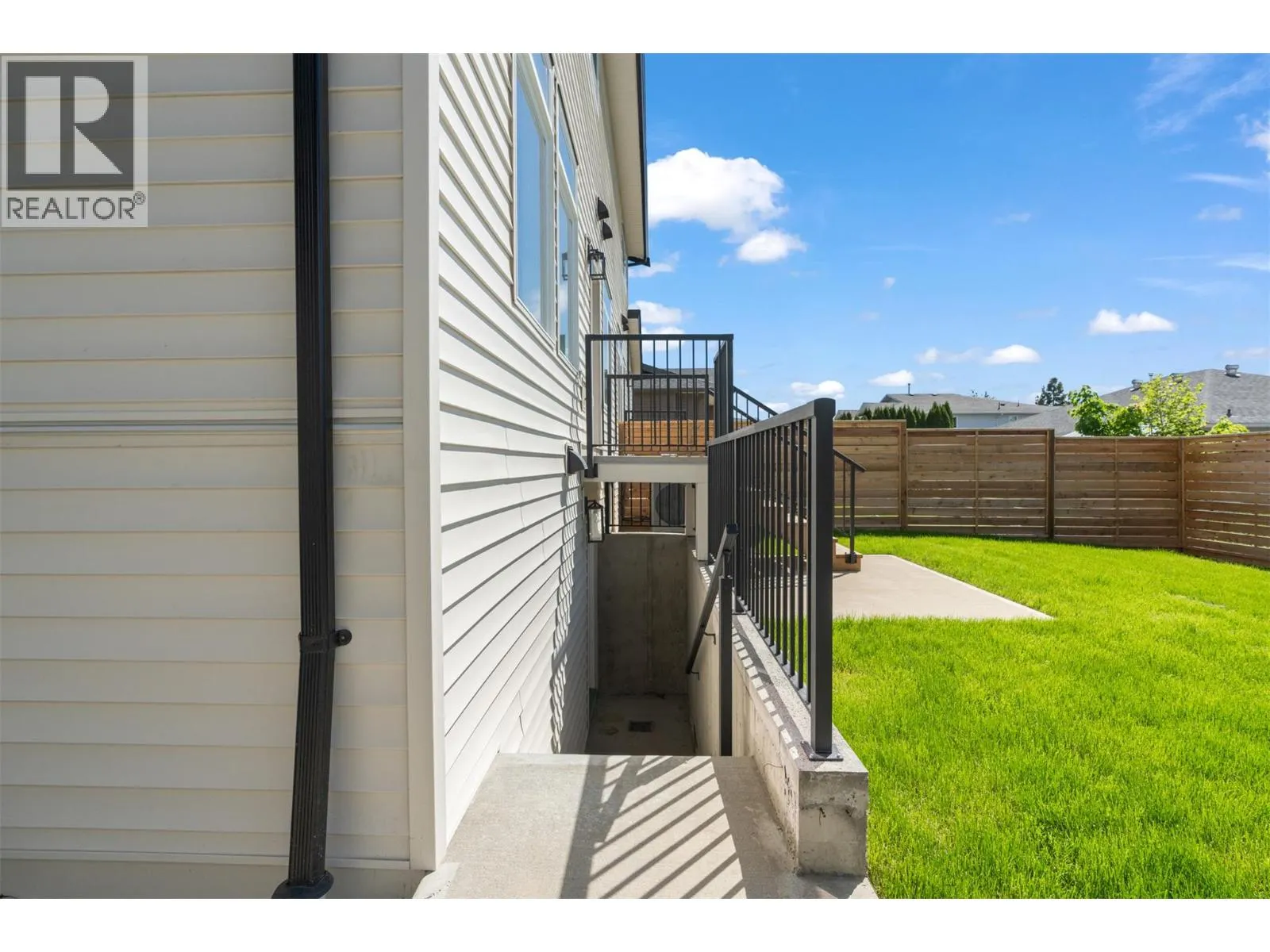 2467 Bradley Drive Unit# 102
