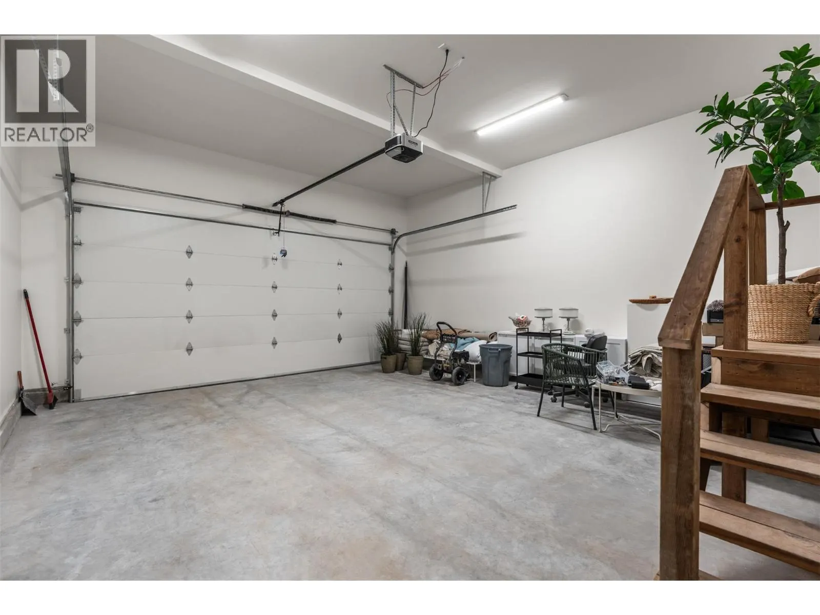 2467 Bradley Drive Unit# 102
