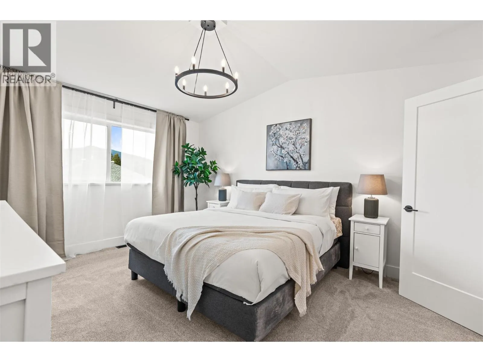 2467 Bradley Drive Unit# 102
