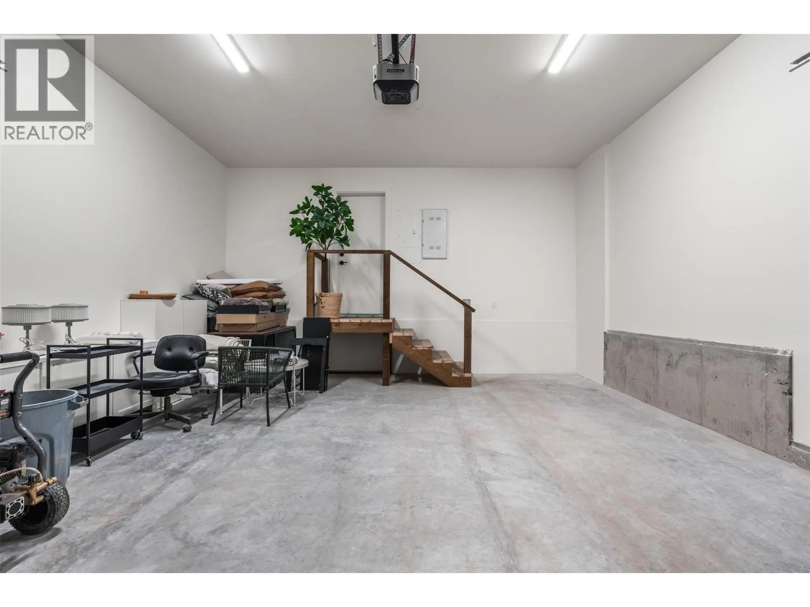 2467 Bradley Drive Unit# 102