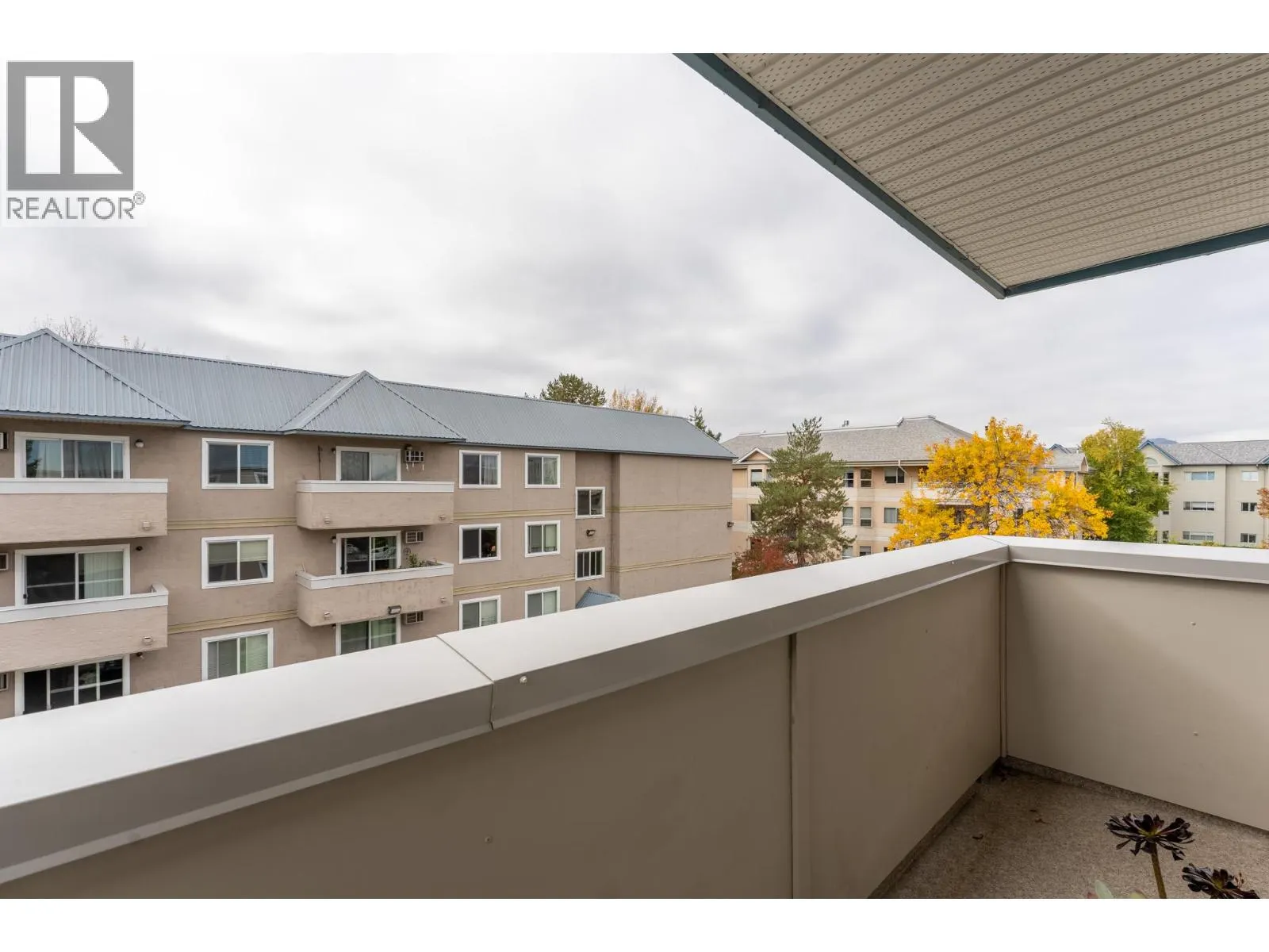 3160 De Montreuil Court Unit# 413