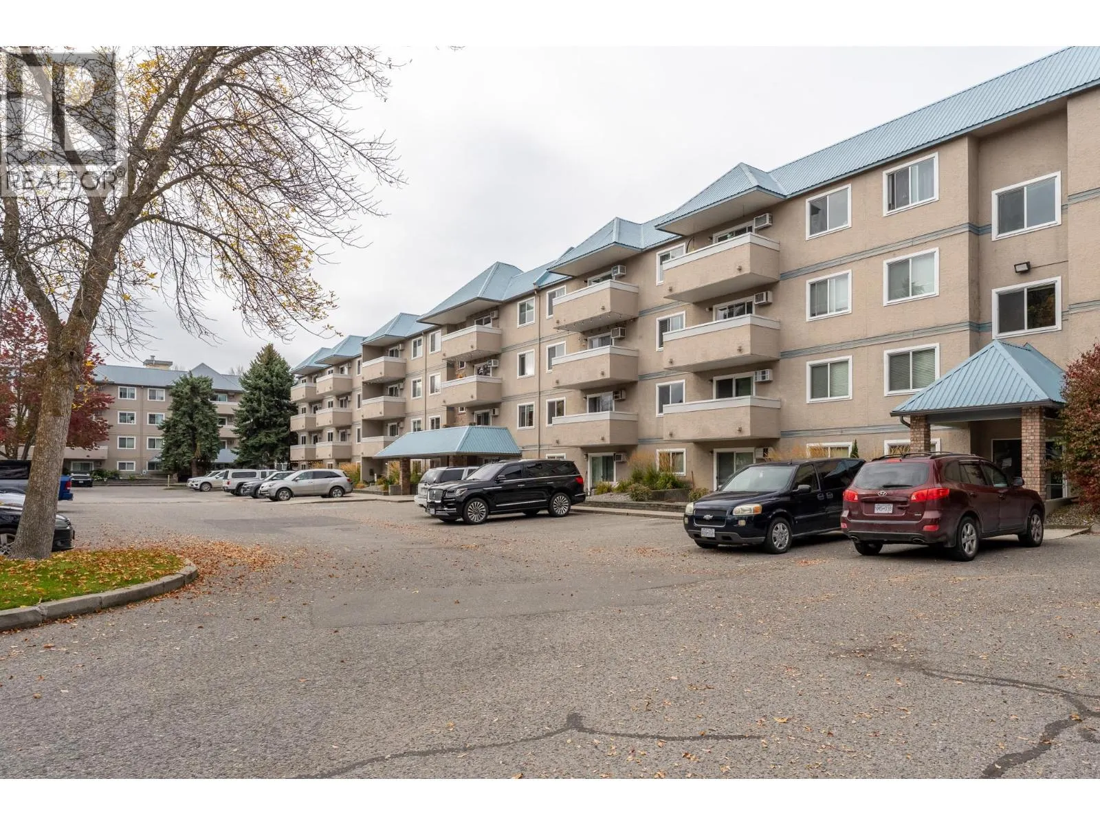 3160 De Montreuil Court Unit# 413