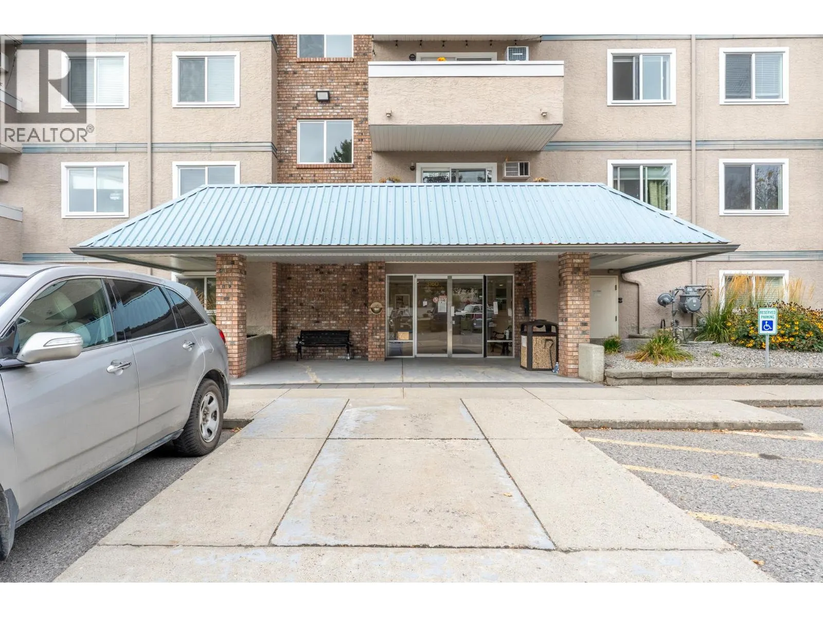 3160 De Montreuil Court Unit# 413