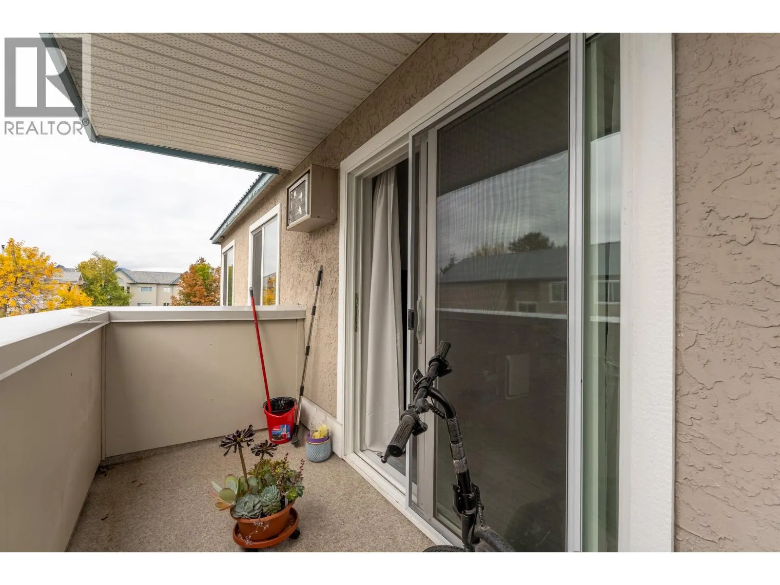3160 De Montreuil Court Unit# 413
