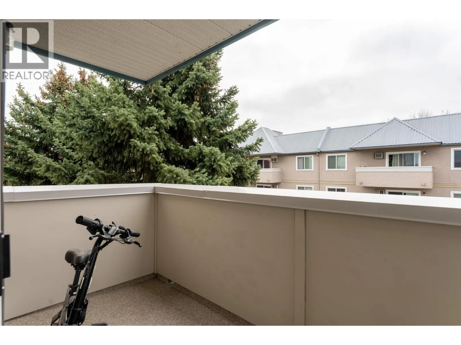 3160 De Montreuil Court Unit# 413