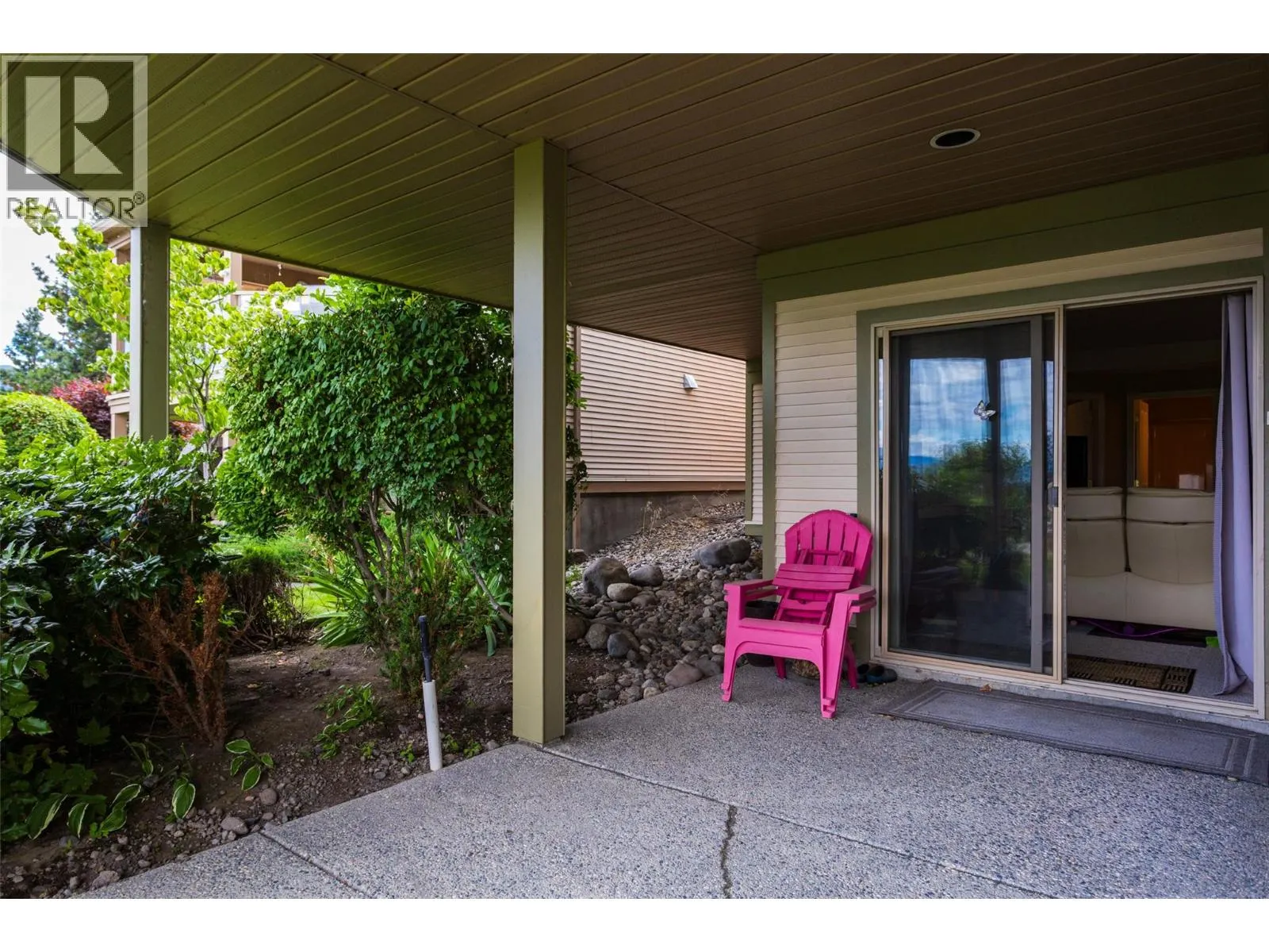 4074 Gellatly Road Unit# 221