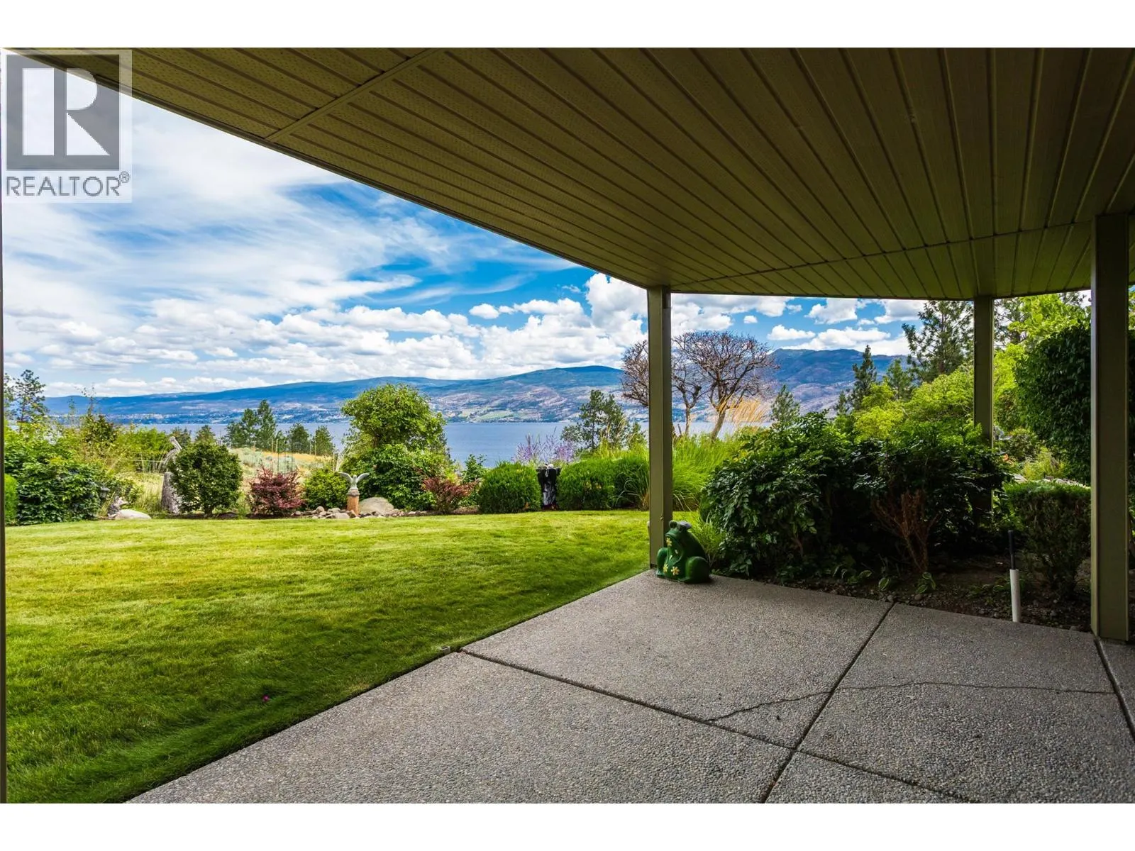 4074 Gellatly Road Unit# 221