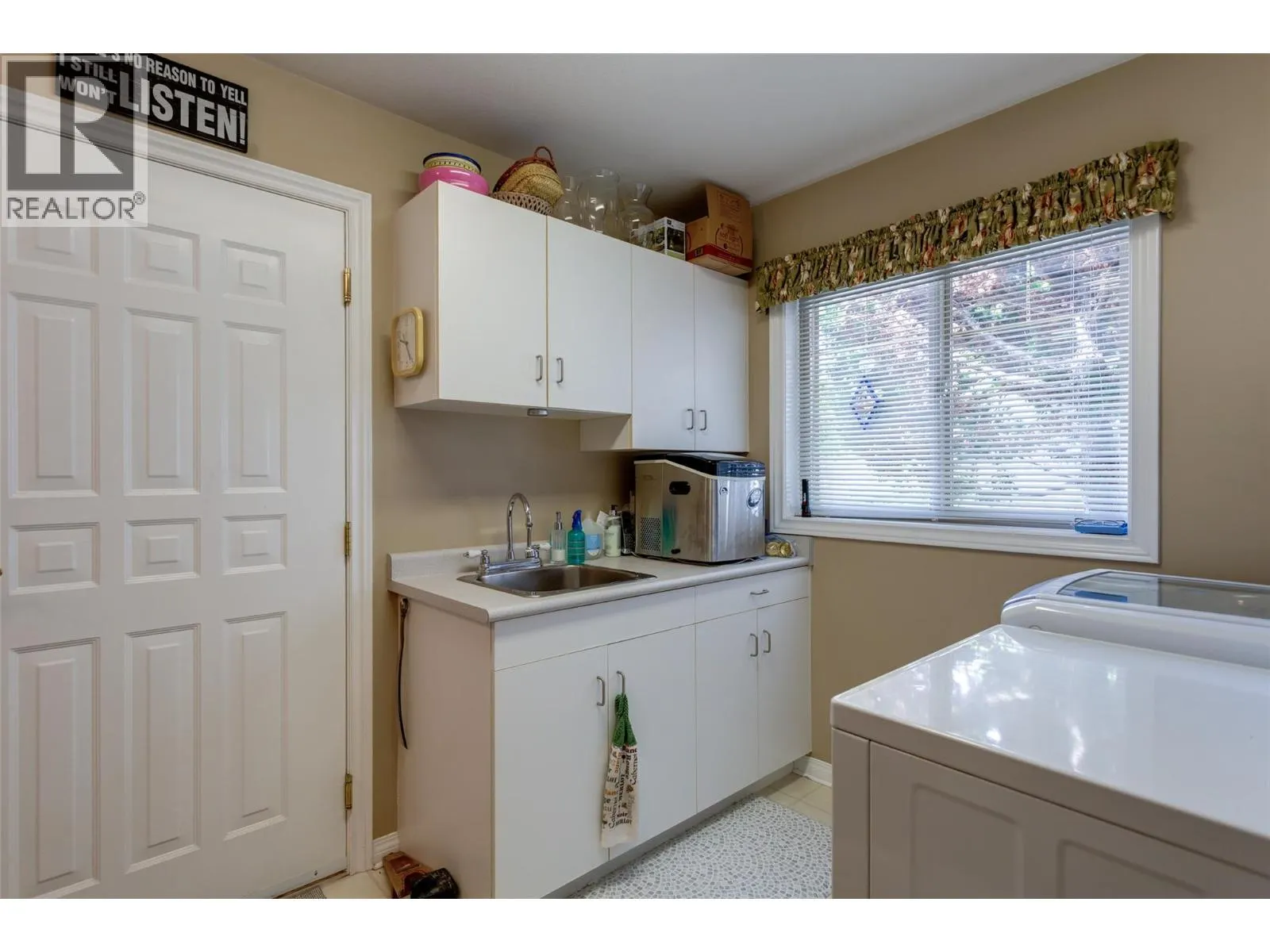 4074 Gellatly Road Unit# 221