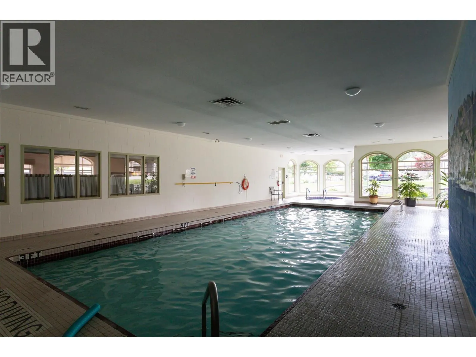 4074 Gellatly Road Unit# 221