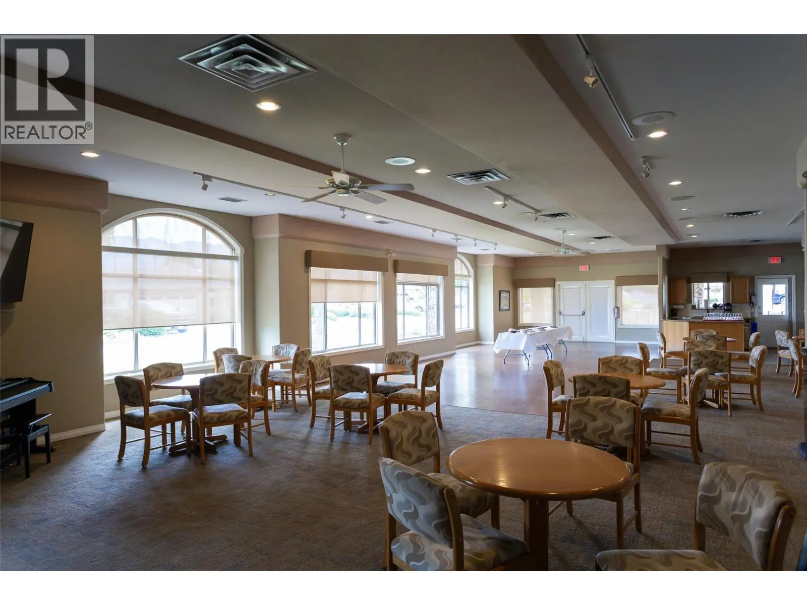 4074 Gellatly Road Unit# 221